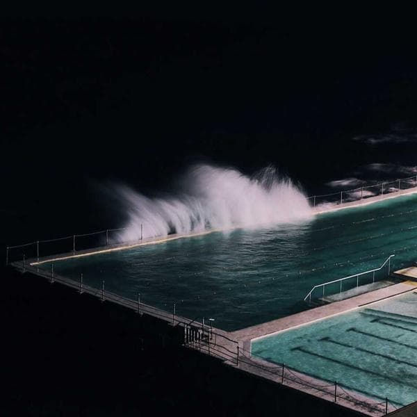 آمدی بافت قدیم  حسابی گشتی و جاهای دیدنی رو هم دیدی بیا خیابان رودکی نارنجستون  ناهار  خوشمزه بخور بعدش هم لختی استراحت کن البته که بعد غذا چای نبات اصل ماجراست #کافه #رستوران #شیراز #بازار_وکیل #زرشک_پلو_با_مرغ #چلوکوبیده